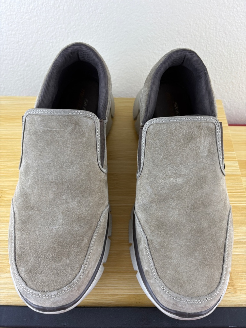 Skechers Men’s Equalizer - Mind Game Suede Walking Sneakers Slip-On Size 10